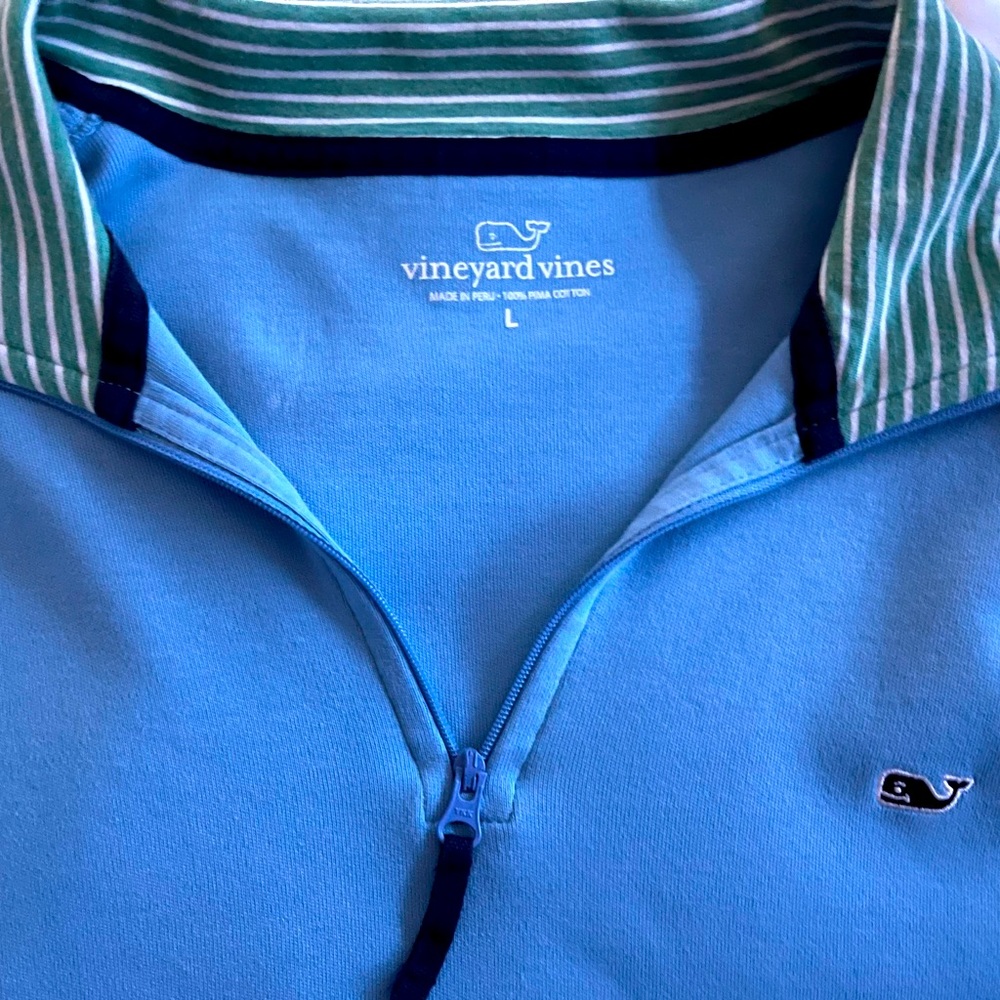 Vineyard Vines light blue with green color shep shirt. In very good condition.